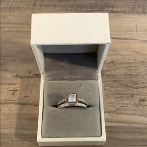 Pandora ring with band